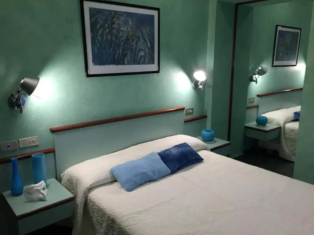 Standard Double room (full double bed)