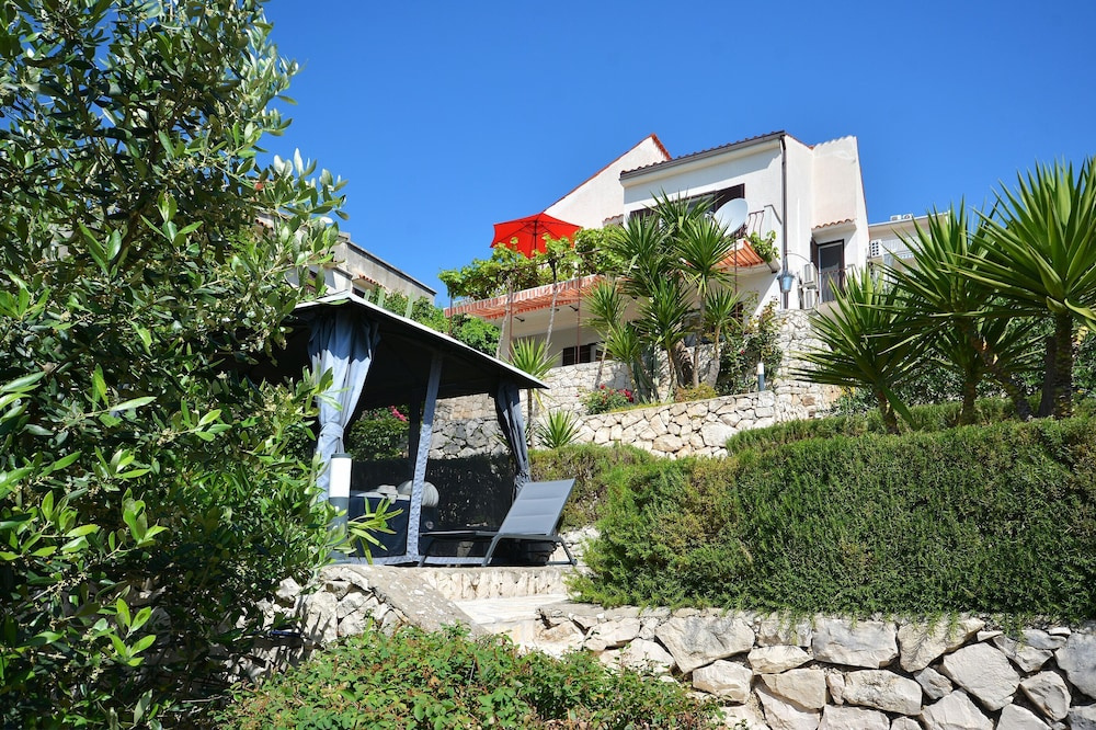 House Sreca