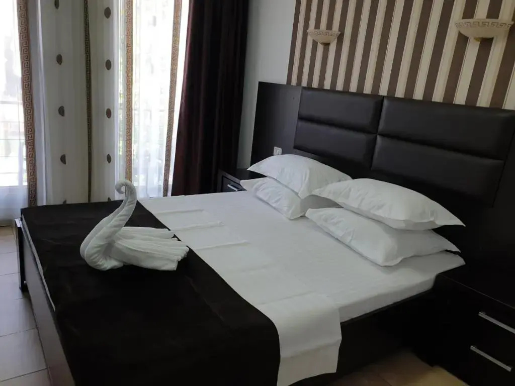 Standard Double room with balcony and with street view (full double bed)