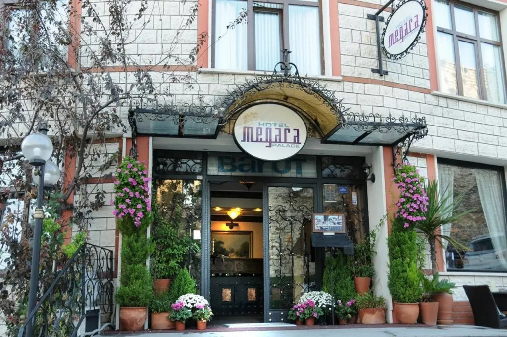 Megara Palace