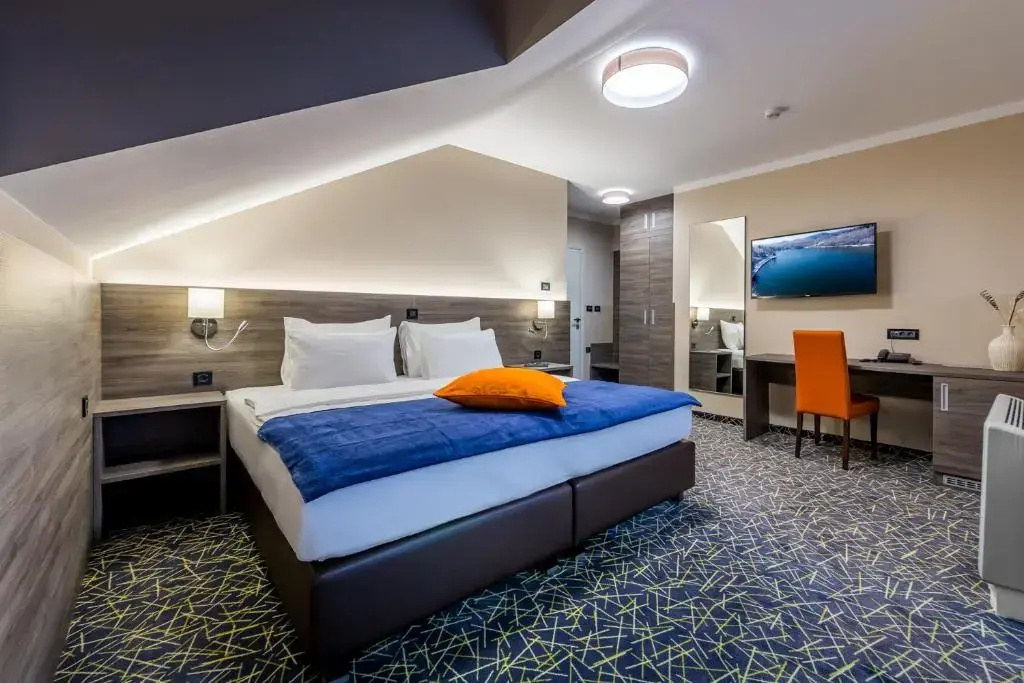 Superior Double room (full double bed)