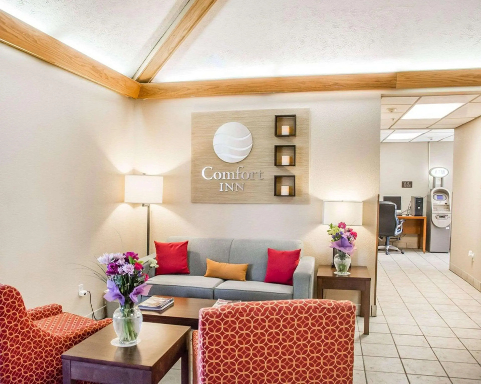Lobby & Reception