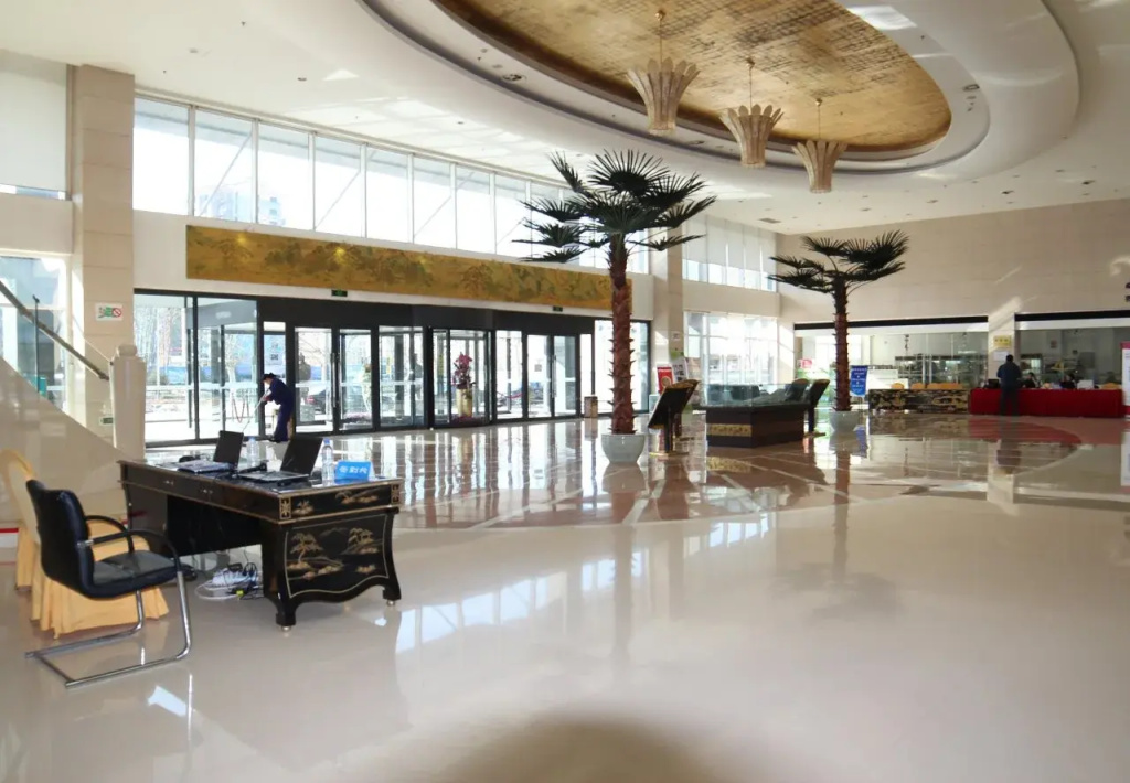 Lobby & Reception