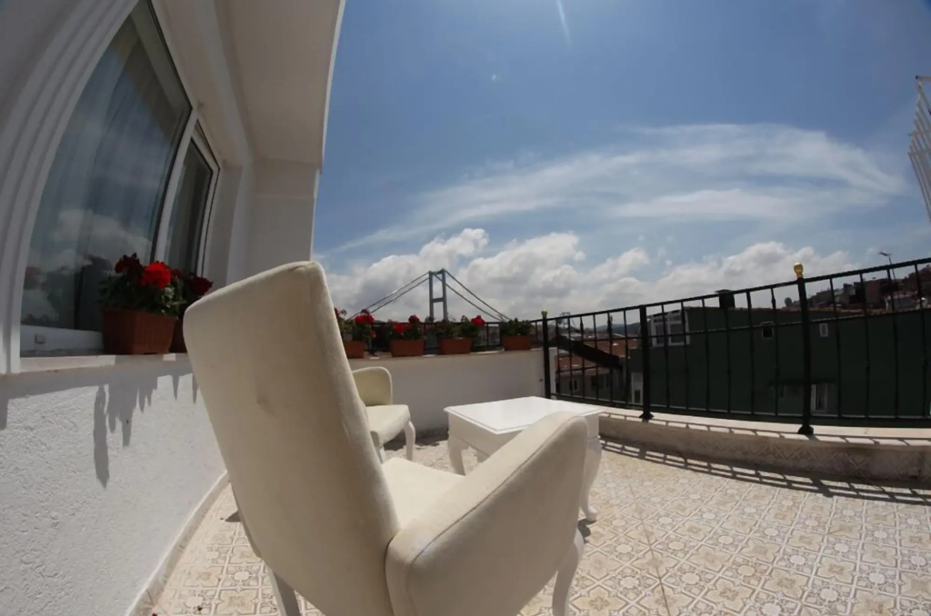 Balcony & Terrace