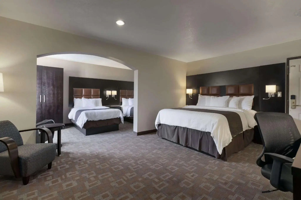 Quadruple Suite