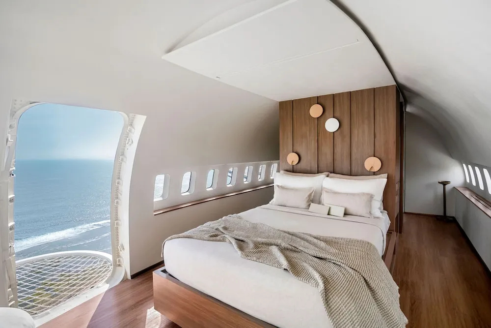 Private Jet Villa — фото