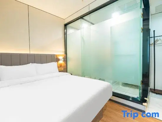 Premium Double room (full double bed)