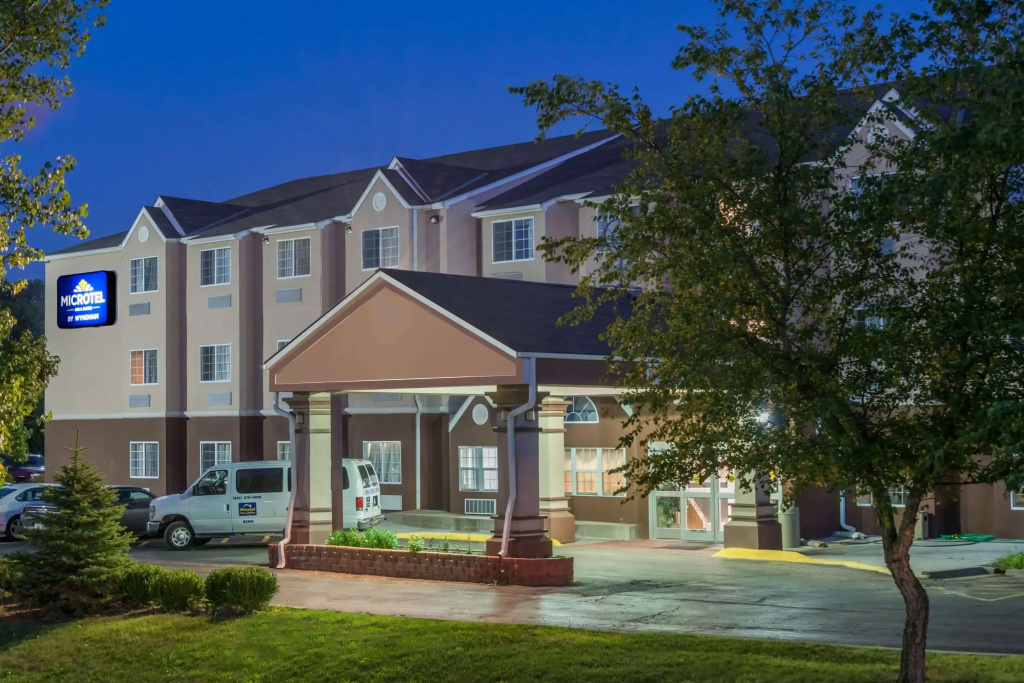 Microtel Inn & Suites by Wyndham Kansas City Airport