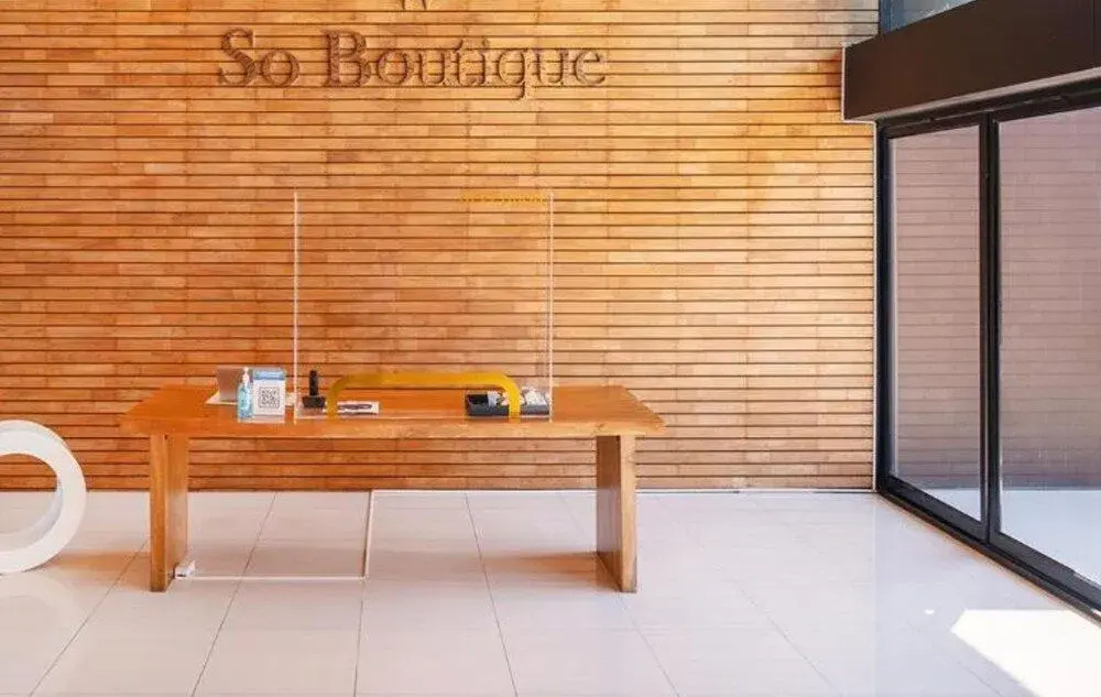 Lobby & Reception