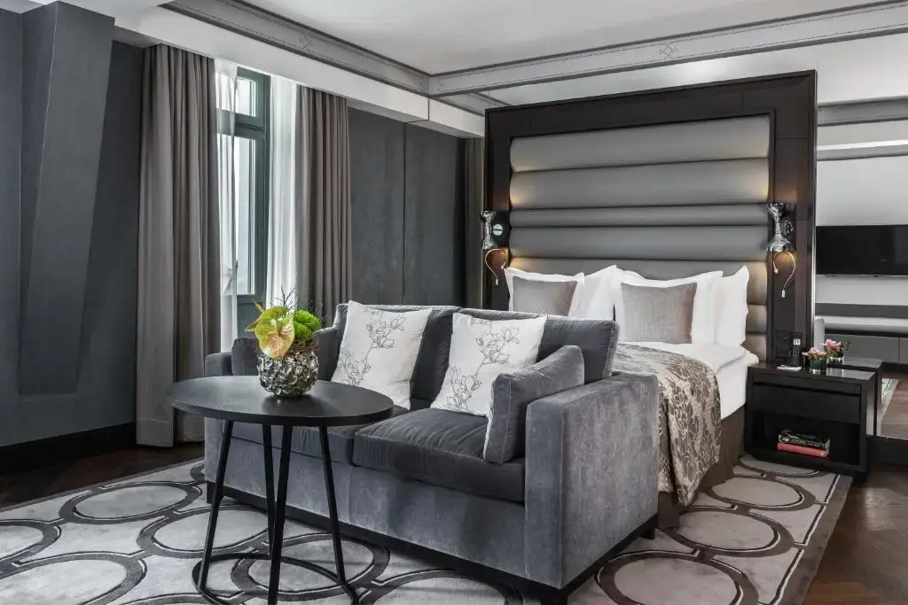 Savoy Executive Double room with lake view (full double bed)