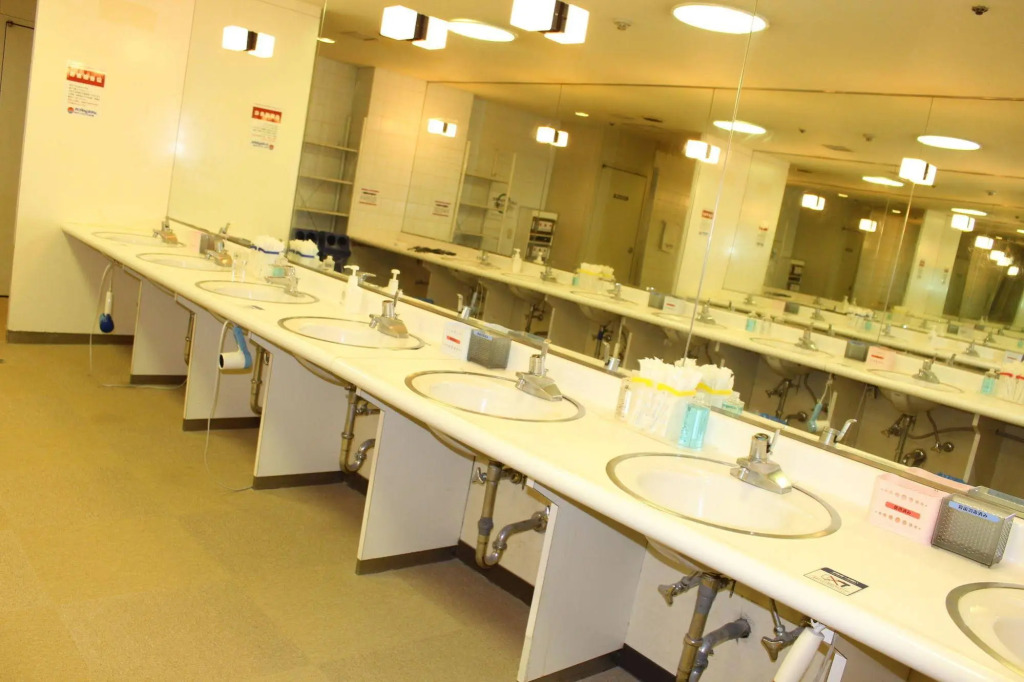 Capsule Hotel Asahi plaza Shinsaibasi by null