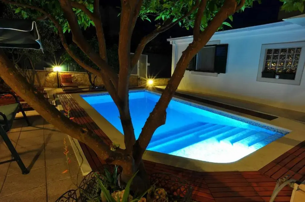 2 Bedrooms Apartment with sea view