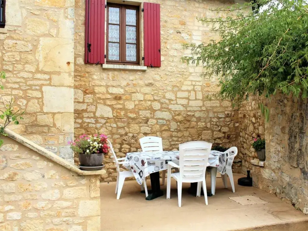 Gîte Cénac-et-Saint-Julien, 3 pièces, 4 personnes - FR-1-616-73