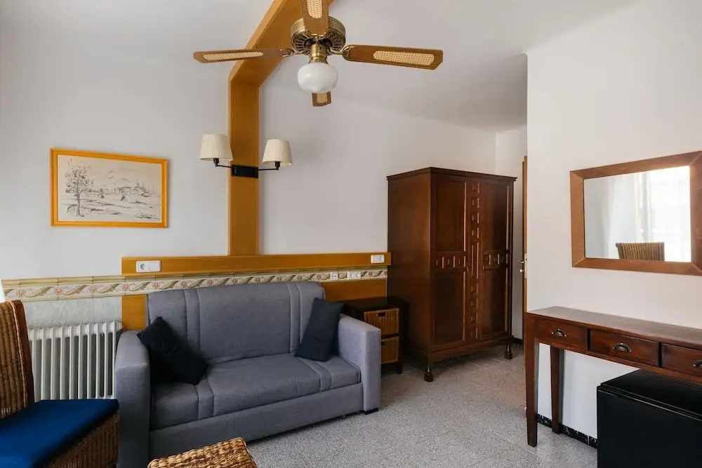 Standard Quadruple Family room
