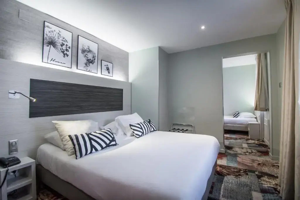 Standard Triple room
