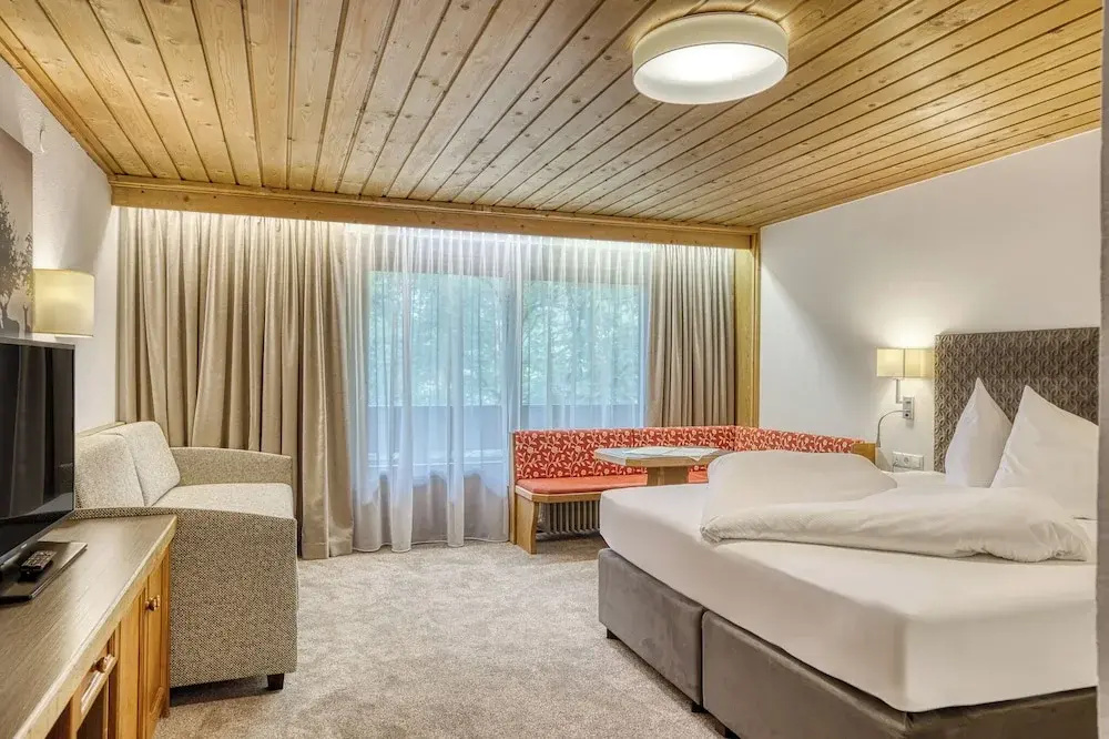 Standard Double room with balcony (full double bed)