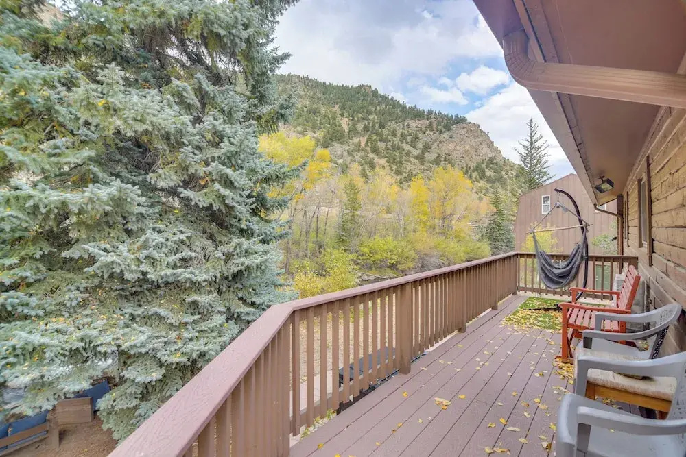 Creekside Cabin: Easy Access to I-70 & Slopes!