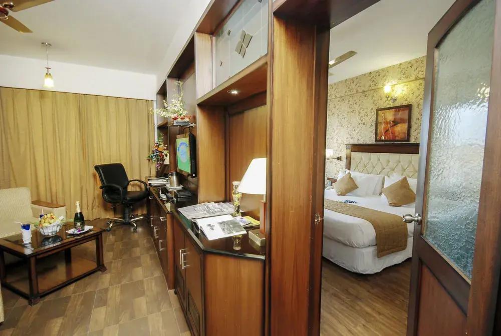 Lobby & Reception