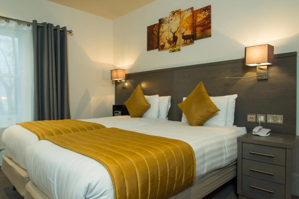 Отель The Park City Grand Plaza Kensington в Лондоне