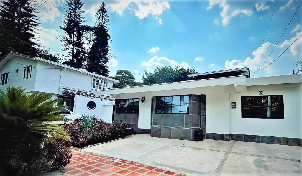 Hotel 12 Nights