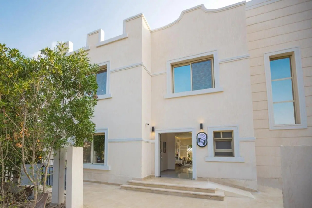 Seven Stays Zayed