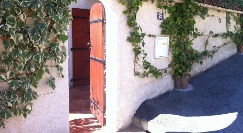Maison de Village à 50 m de la Plage