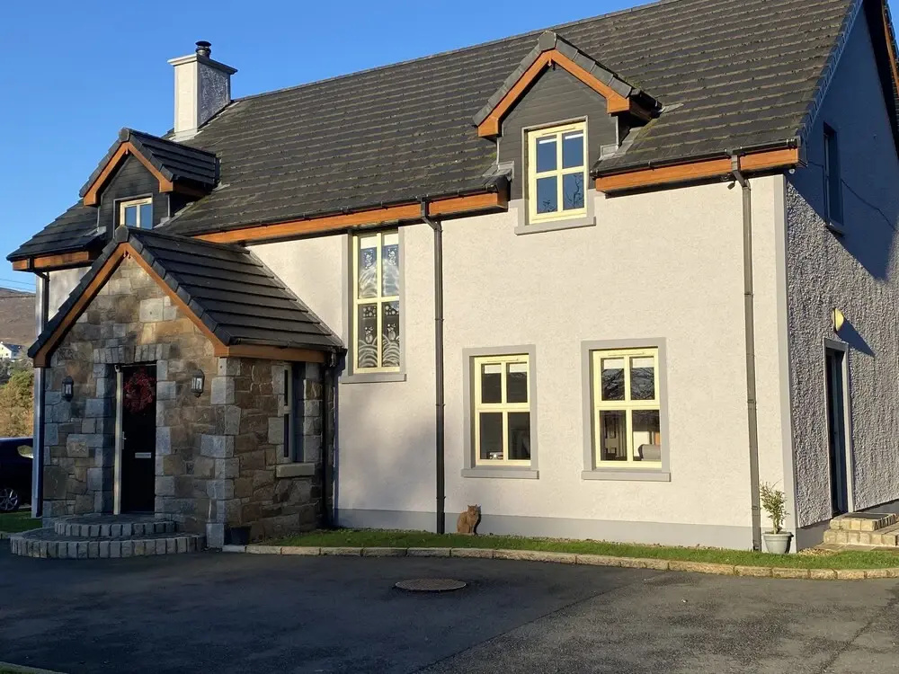 Rostrevor Valley Holiday Park- En-suite Rooms with Hot tub and Private Car Service