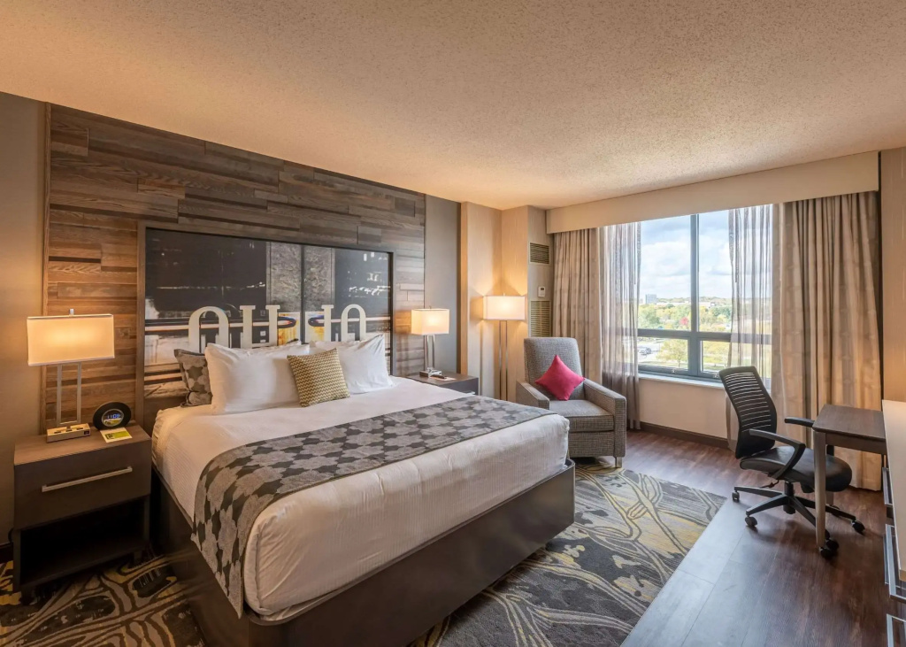 Deluxe Double room with courtyard view (full double bed)
