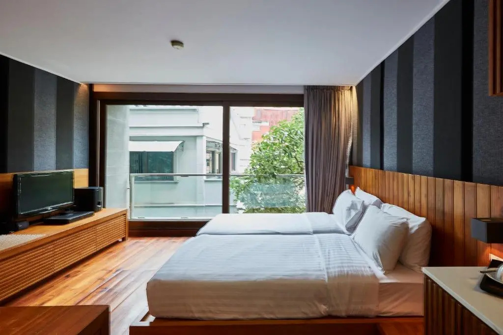 LUXX Langsuan Hotel — фото