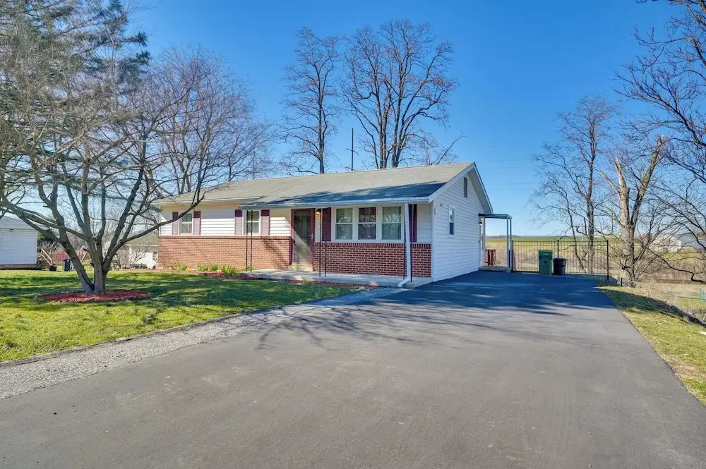 Deck & Grill: Convenient Home in Hummelstown