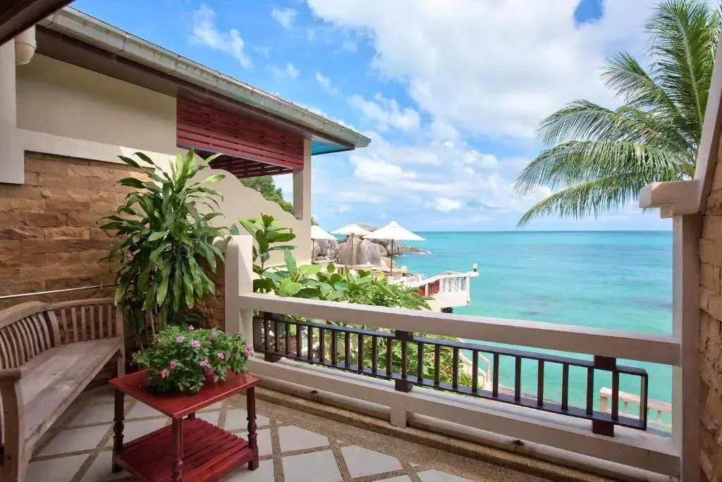 Standard Double room with balcony and beachfront (full double bed)