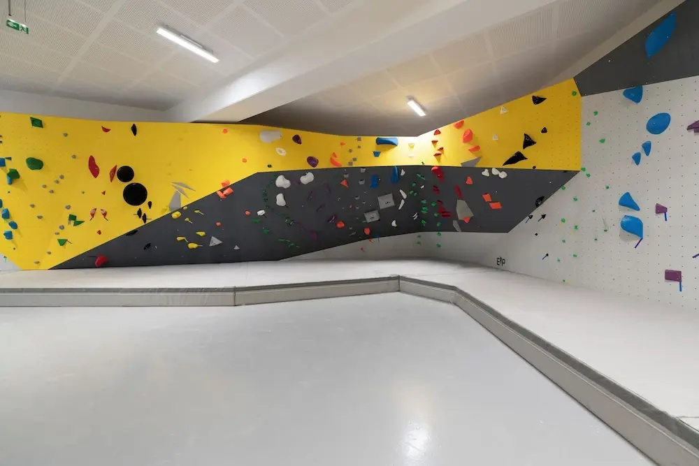 Отель Ucpa Sport Station Hostel Paris в Париже