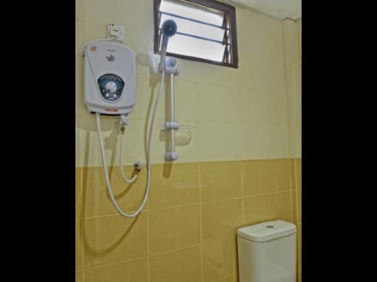 Penarak Bamboo Beach Motel