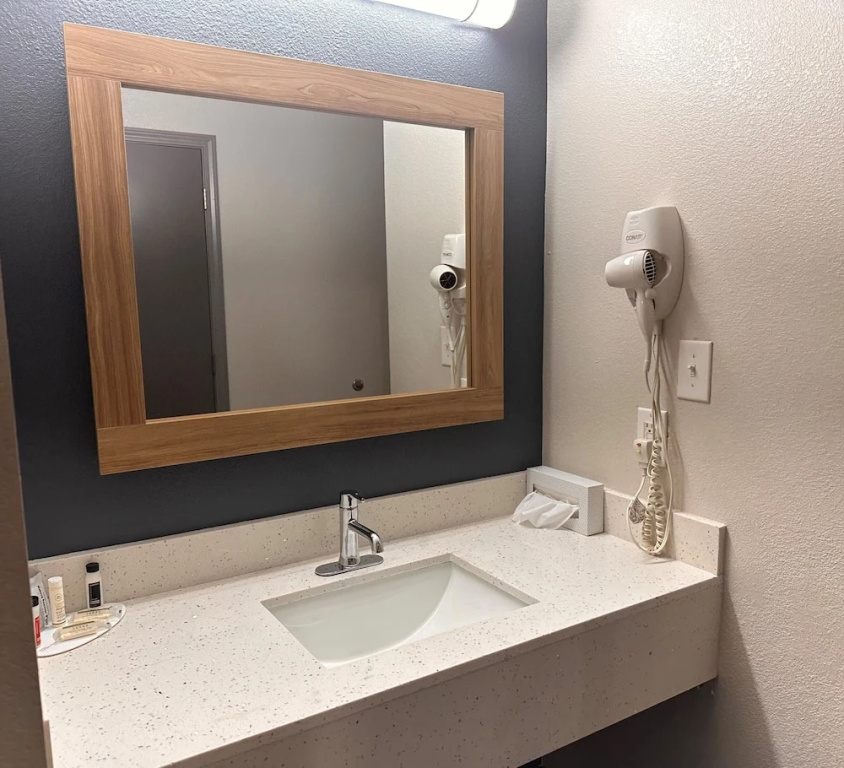 Baymont by Wyndham Noblesville - Chambres