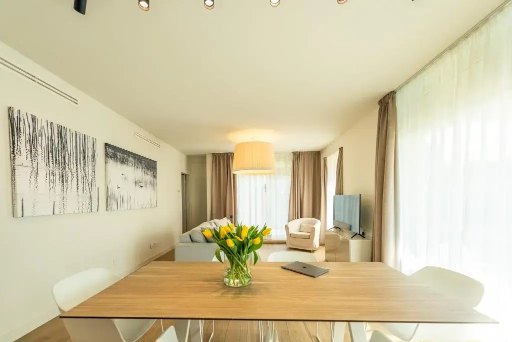 2 Bedrooms Apartment with garden view