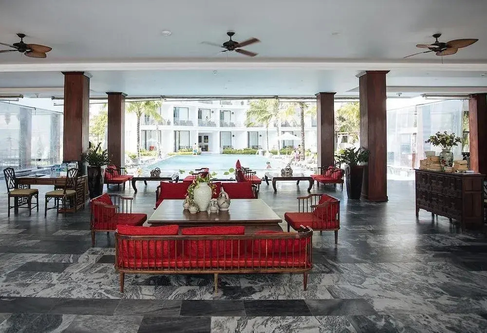 Lobby & Reception