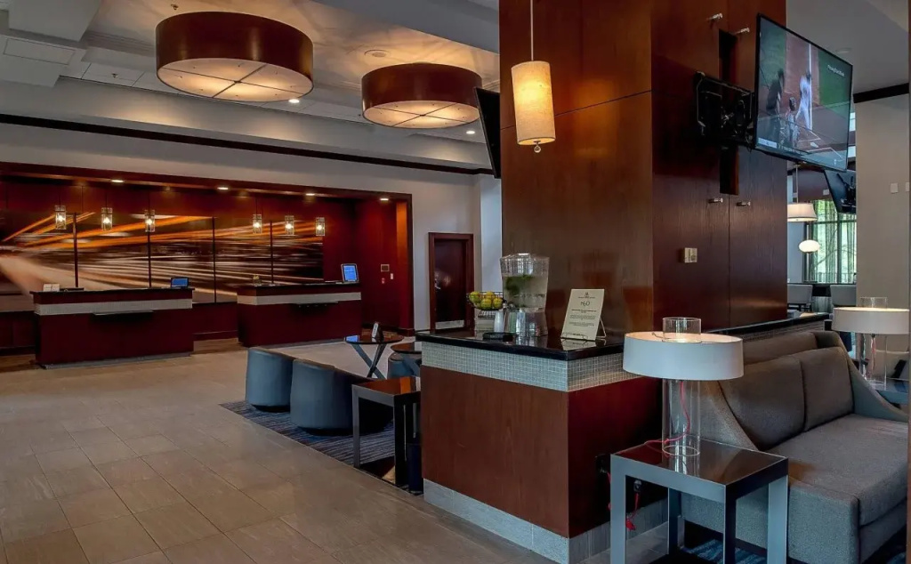Lobby & Reception