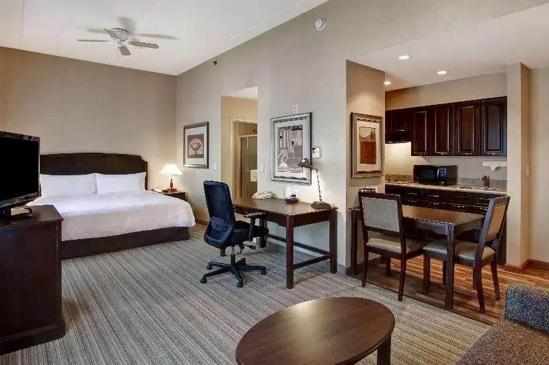 Homewood Suites by Hilton Burlington - Chambres
