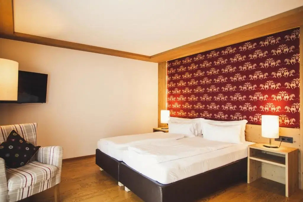 Hubertus Hotel - Café - Gasthaus - Chambres
