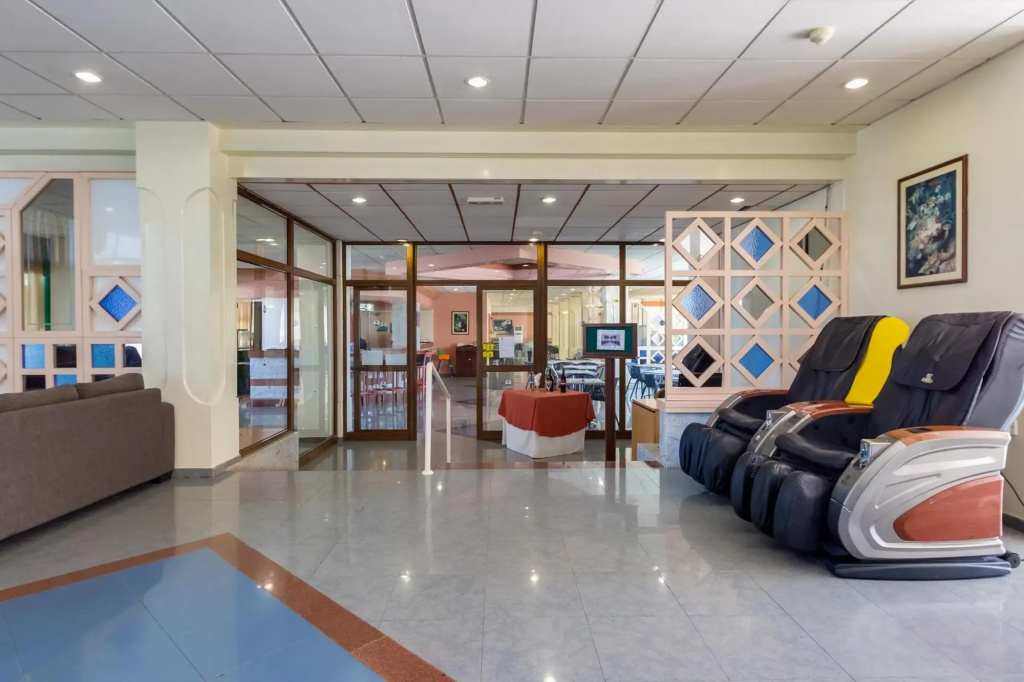 Lobby & Reception