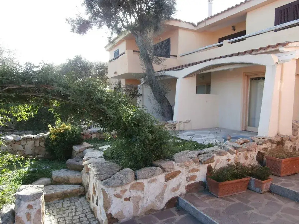 Stylish 1 Bedroom Apartment Near the Sea