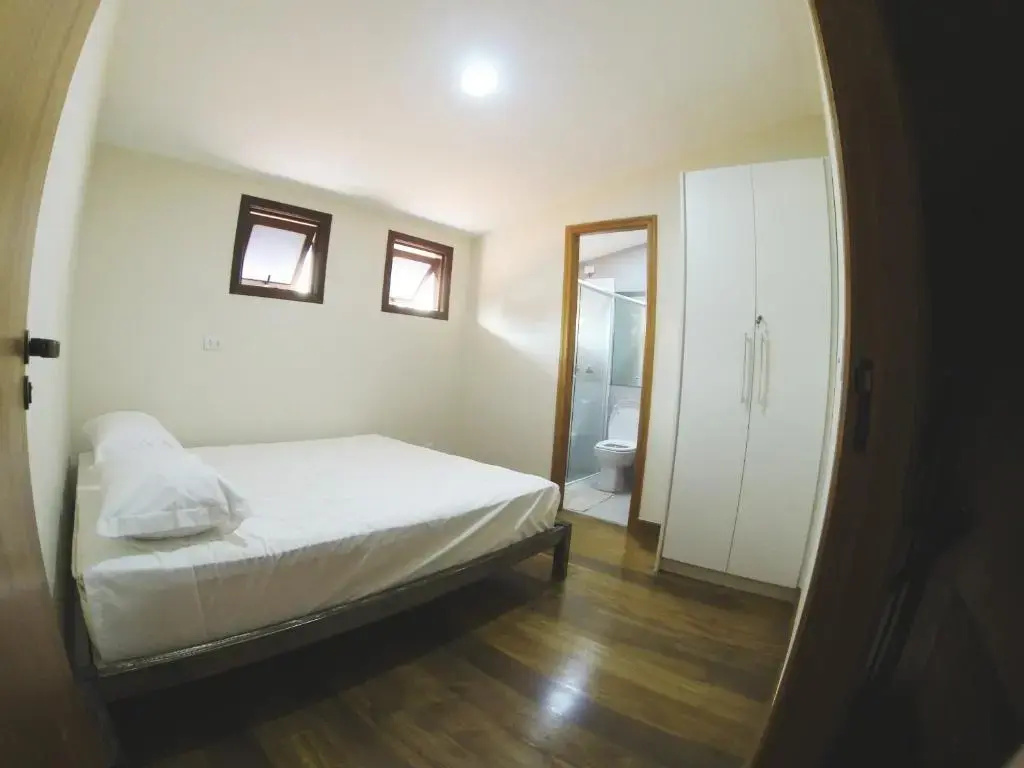 Deluxe Double Suite (full double bed)