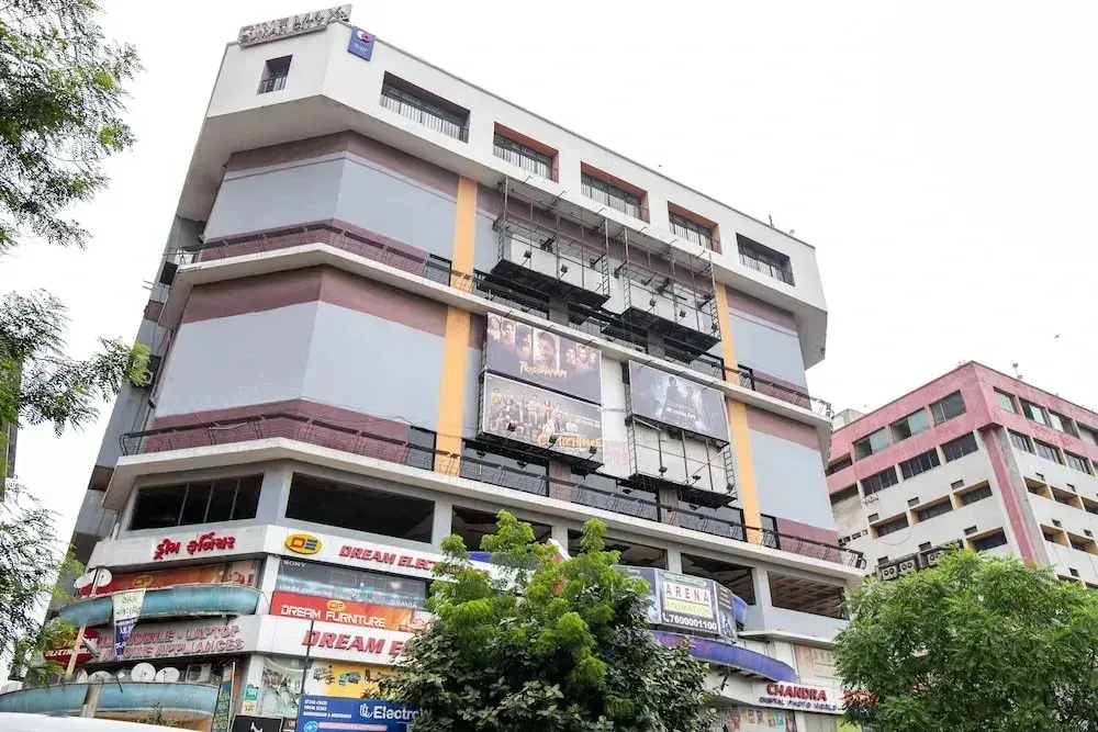 The Grand Mid Way by OYO Rooms