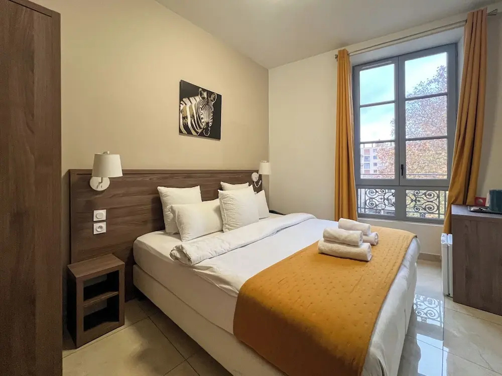 Economy room