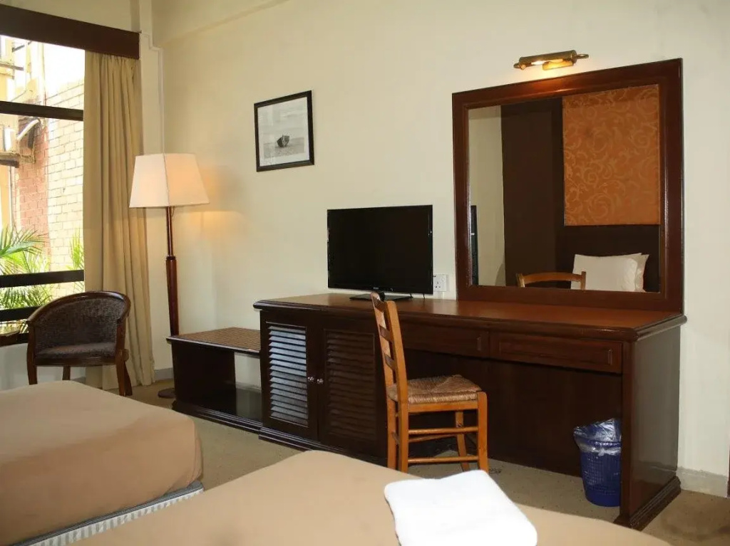 Lobby & Reception