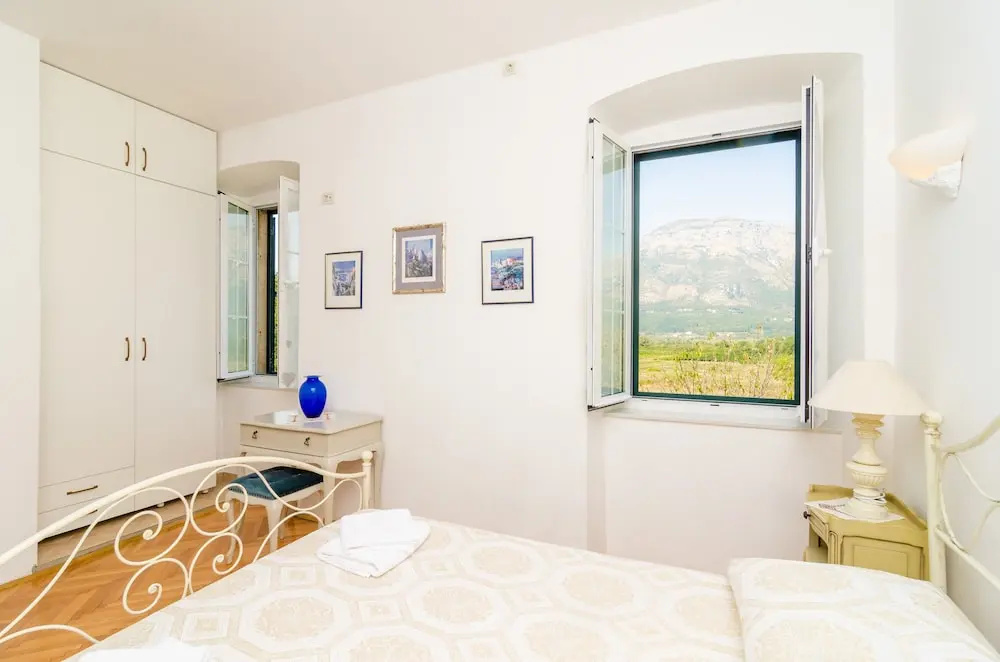 Stone House Dimato — 4