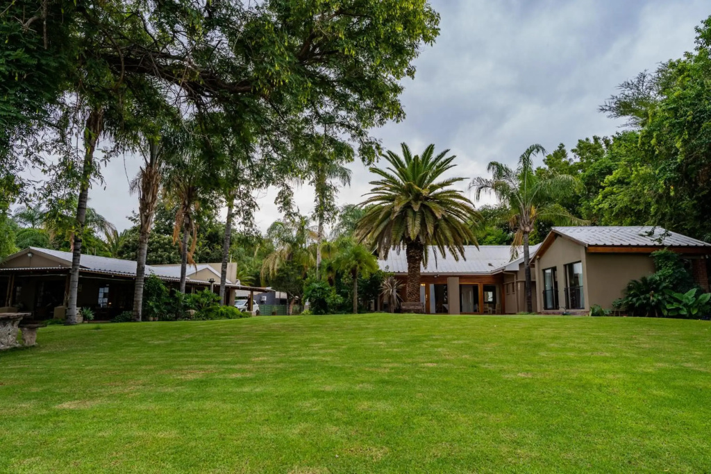 River Bank Lodge