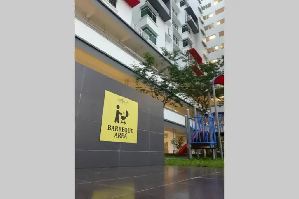 Avengers Homestay @ KLIA + FREE Wifi & Netflix