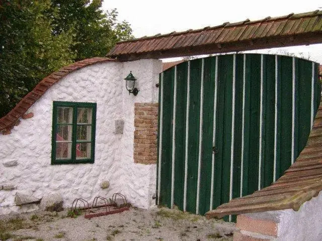 Gastehaus Hotel Pension & Heuriger Gmoana