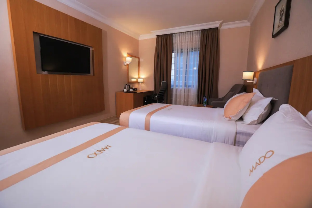 Standard Double Club room (twin beds)